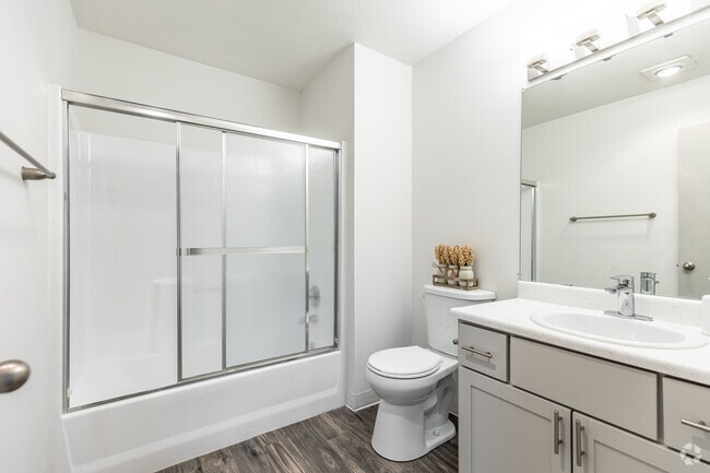 2BR, 2B - 1052SF