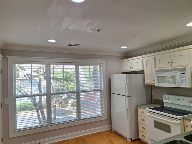 Photo - 490 S Barnett Shoals Rd Unit 255