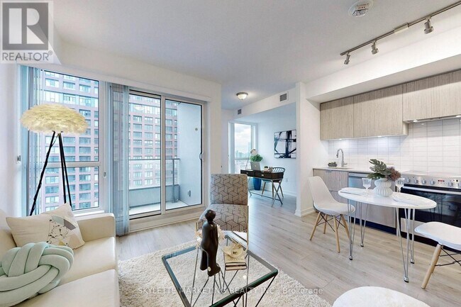 Photo - 395 Bloor St E Unité 3201