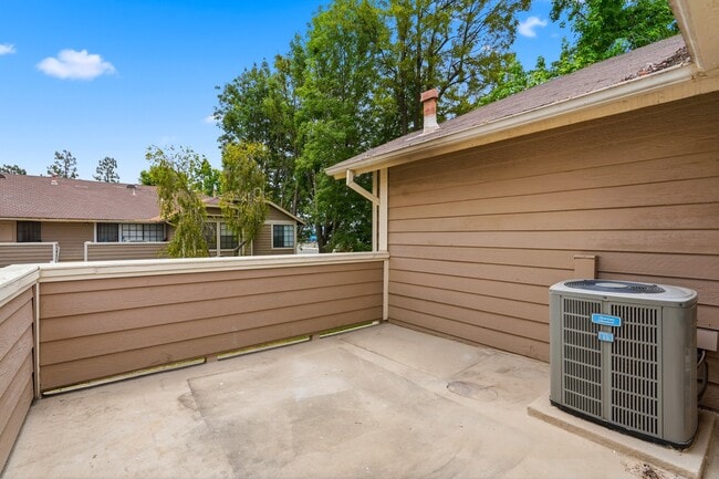 Photo - 11350 Foothill Blvd Unidad Sylmar Condo