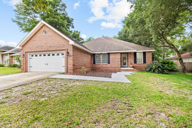Photo - 1641 Parkside Cir House