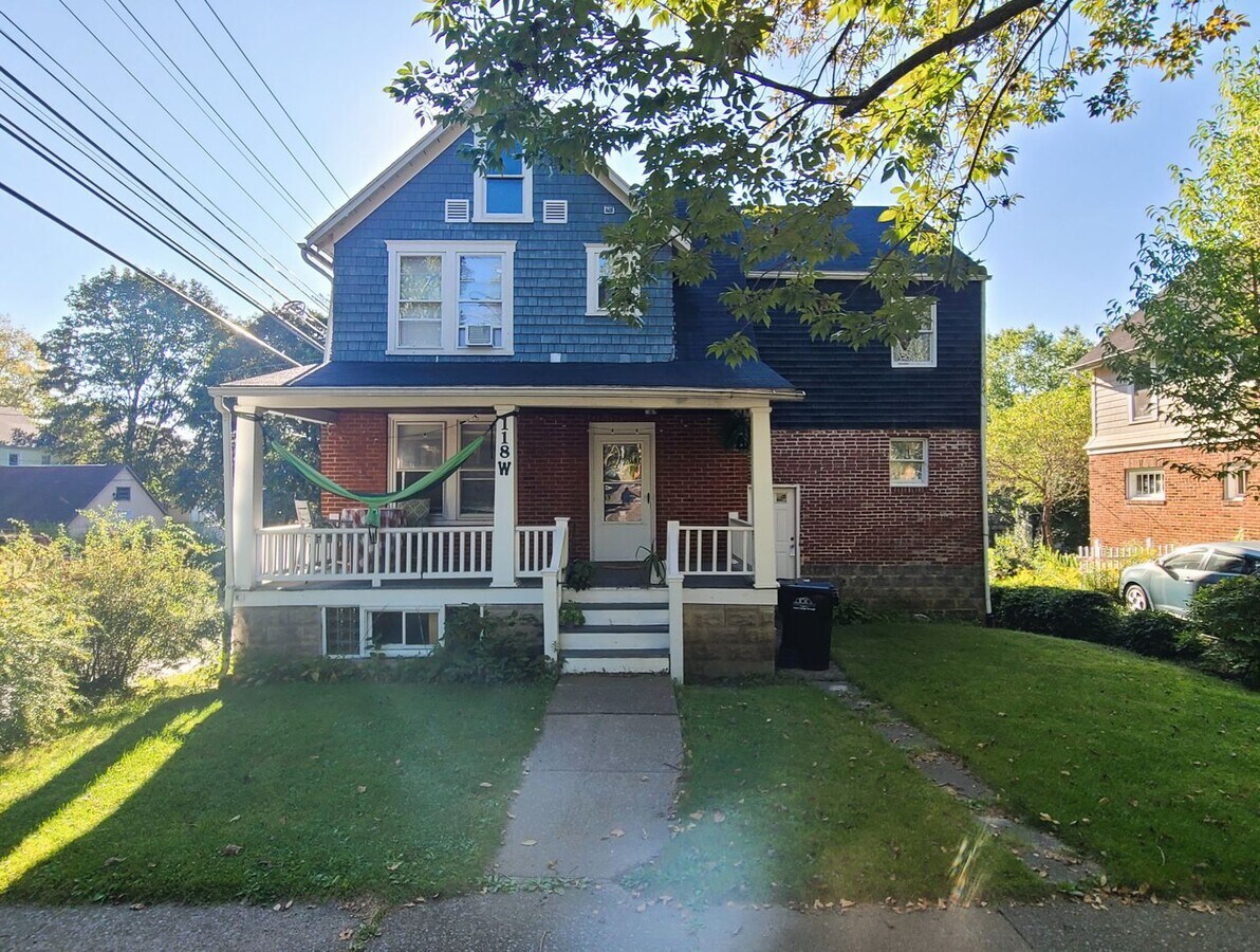 3-Bedroom Student housing with 2 Parking S... - 3-Bedroom Student housing with 2 Parking S...