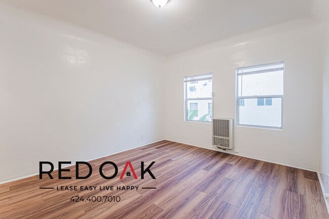 2915 Sunset Pl Unit 204