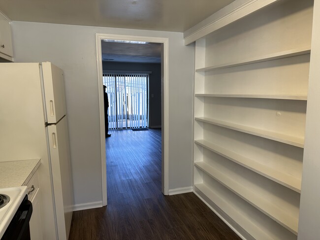 Kitchen Shelves - 3101 Link Rd Unit 30