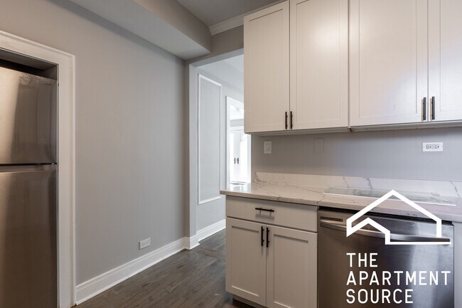 Photo - 1354 W Carmen Ave Unit 1F