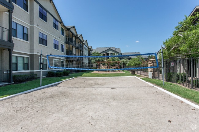 Volleyball - Lory of Bryan