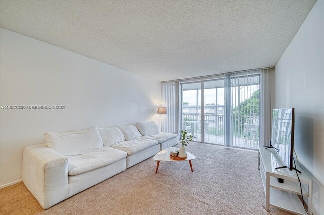 Photo - 1690 NE 191st St Unit 401-1