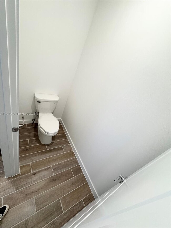 Photo - 120 NE 13th Ter