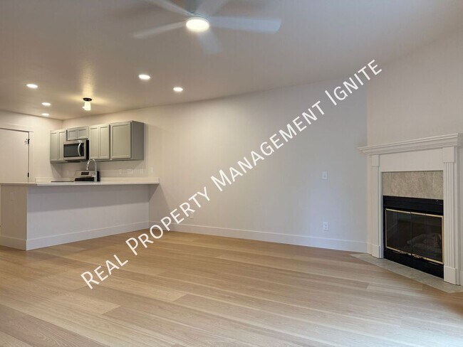 Photo - 1972 NE Sams Loop Unidad 3