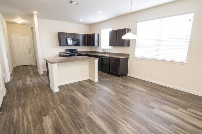 3783 Lake Bend Shore Dr