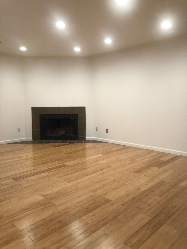Photo - Darling condo in a great community with amenities Unit 171