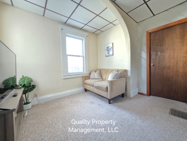 Photo - 82 Fourth St Unit B