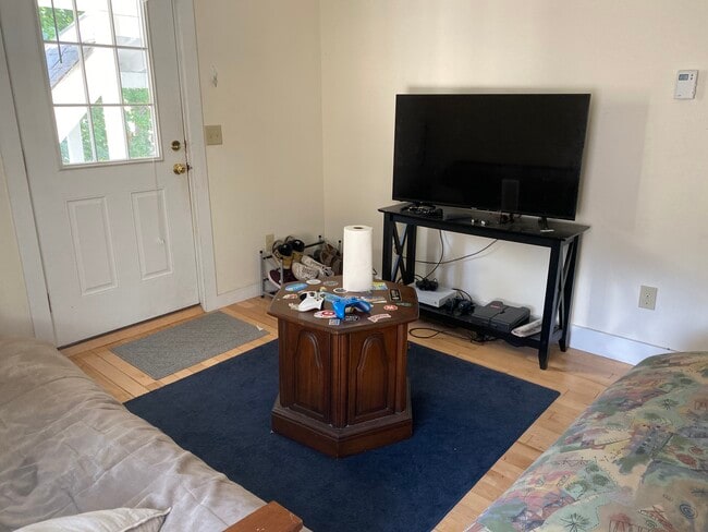 Building Photo - 21 N Union St Unit 2 Rental