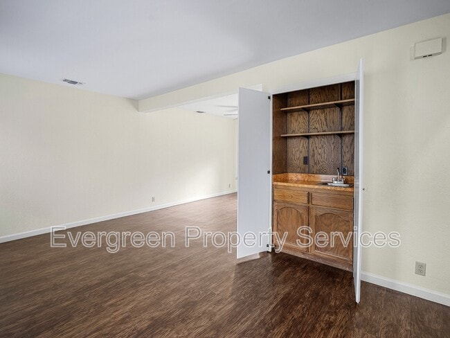 Photo - 3105 Garden Cir