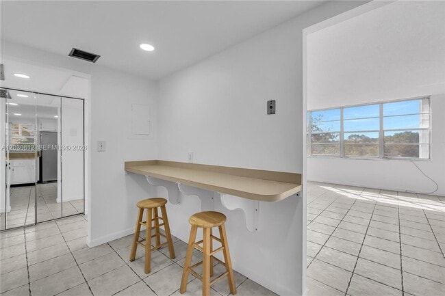 Photo - 2781 Taft St Unit 303
