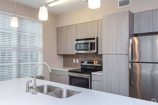 2 BR, 2 BA - 972 SF