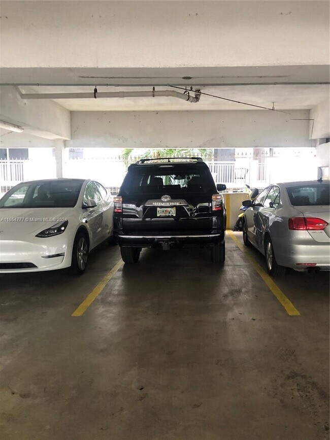 1656 Alton Rd Condo Unit 1331 Lincoln Rd 1202 Condo for Rent in