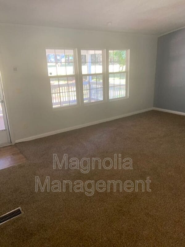 Photo - 191 Mallard Ln