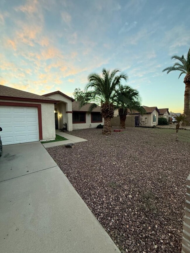 Building Photo - N 65th Ave