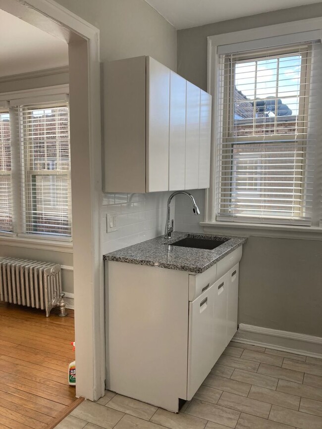 Photo - Recently Renovated East Rogers Park One Bedroom - Pets Welcome! Unit 1645-3W
