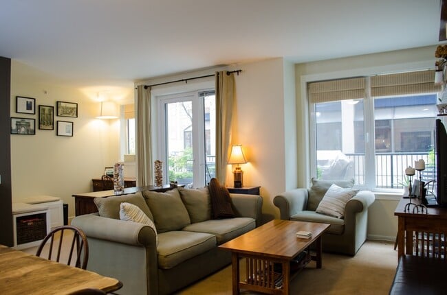 Photo - 2721 1st Ave Unidad 208