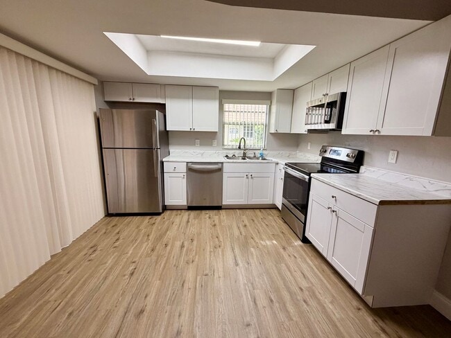 Photo - $1600-$2000 P.M Unit 190 Moonstone Ct