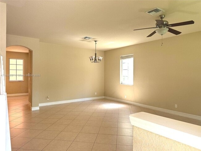Photo - 131 Ennis Ln