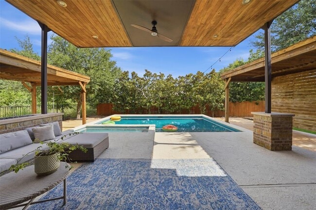 Building Photo - 8729 Vantage Point Dr