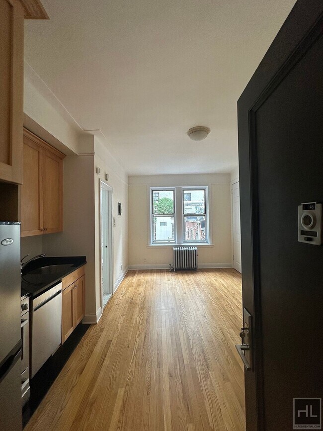 Building Photo - WEST 13 STREET Rental