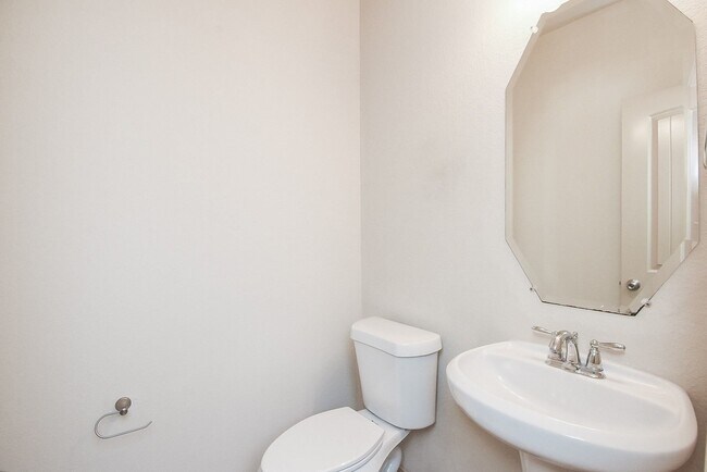 Photo - 2106 Harmon Crest Ct