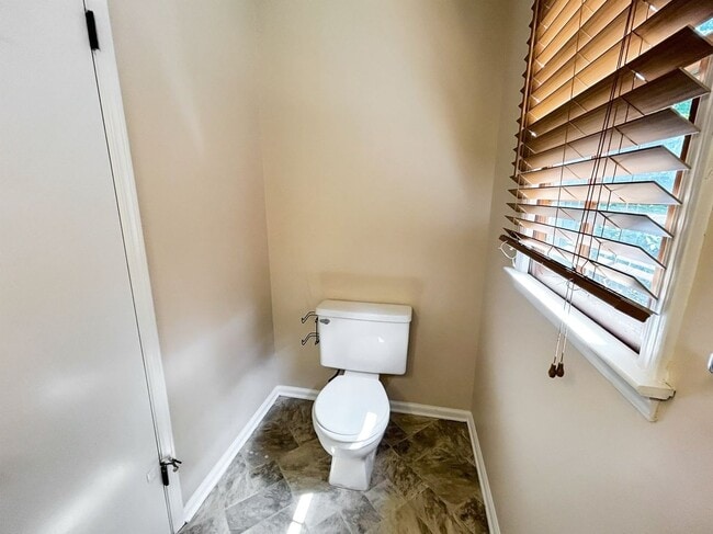 Photo - 2491 Annandale Dr