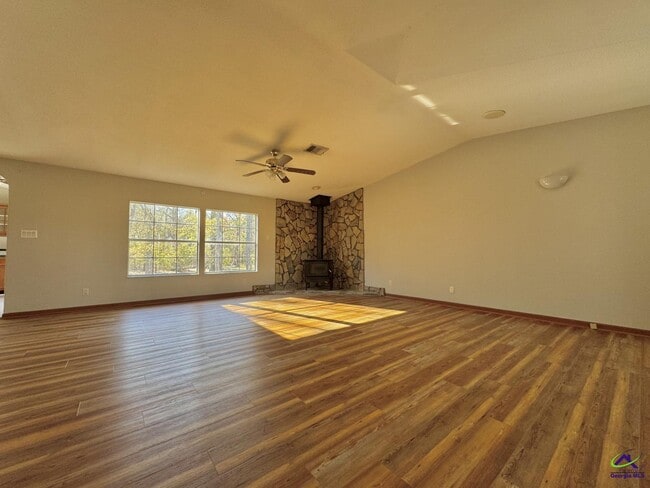 Photo - 190 Dan Sparrow Rd