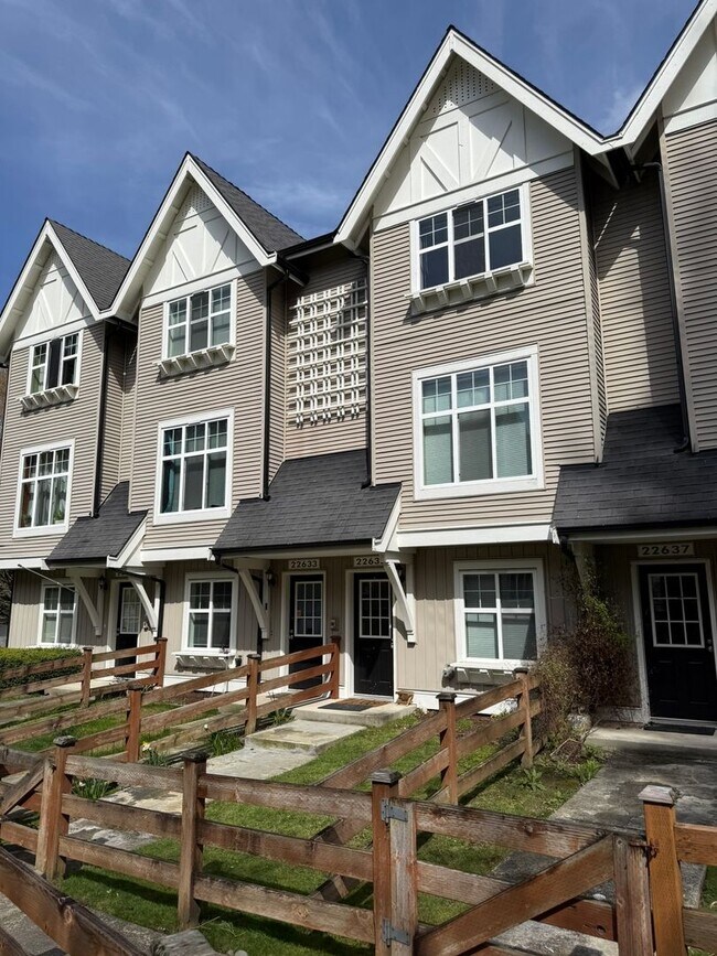 Photo - 2Bd/2.5Ba Redmond Townhouse