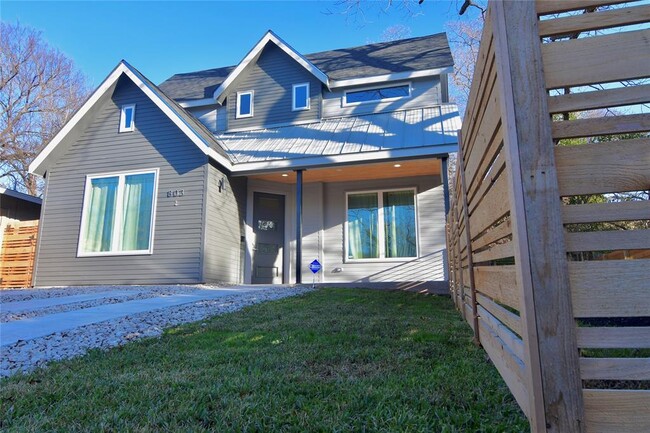 Photo - 803 E 32nd St