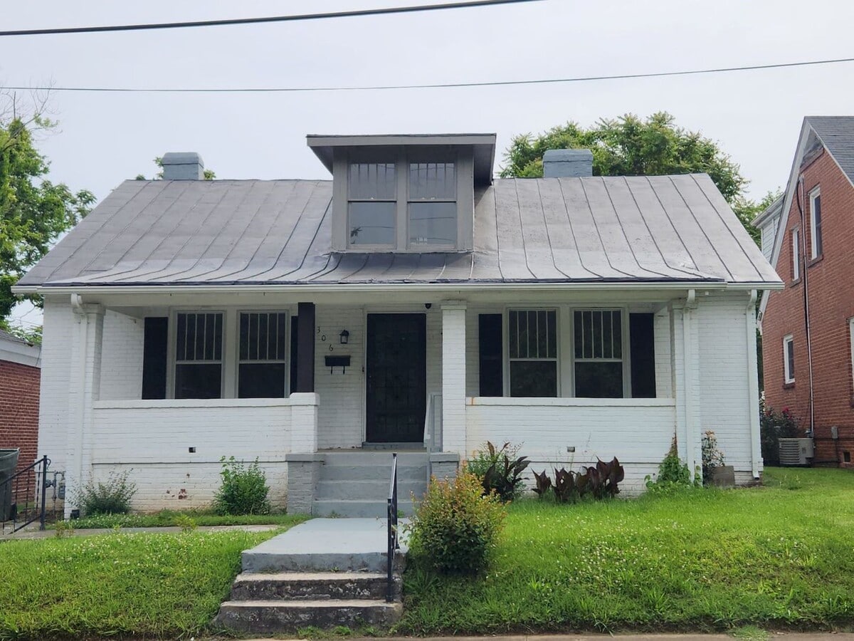 Photo - 306 Holbrook St