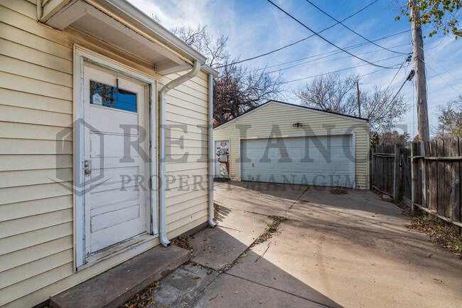 Photo - 1047 S Glenn St