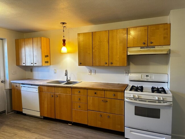 Photo - 544 Valley Rd Unit A