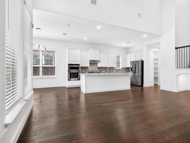 6504 Dynamite Dr