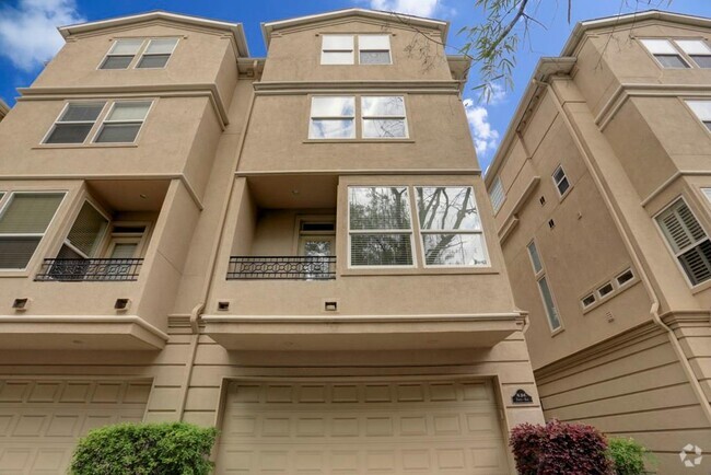 Building Photo - 1515 Hyde Park Blvd Unit 41 Rental
