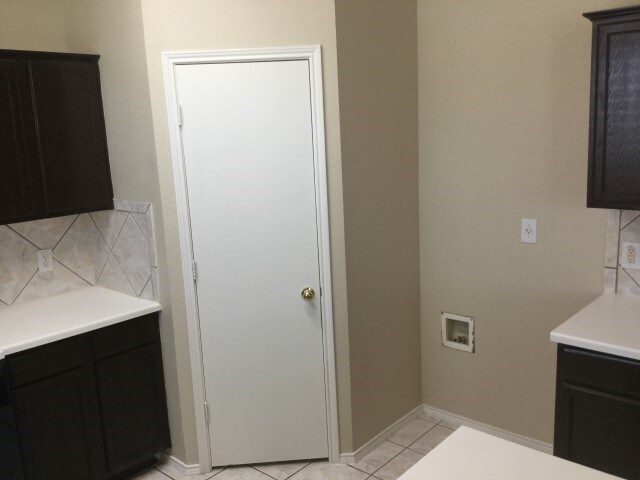 Photo - 1112 Roundhouse Dr