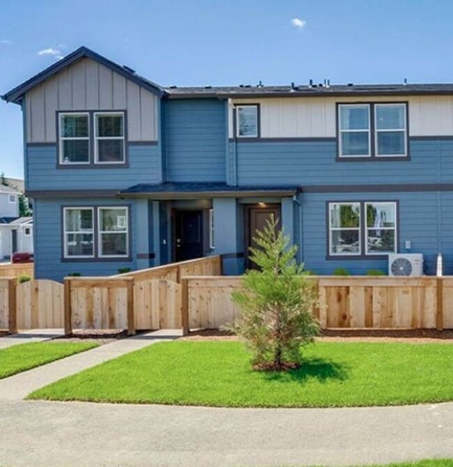 Building Photo - Contemporary 3 BD Home with Open Layout & Outdoor Living