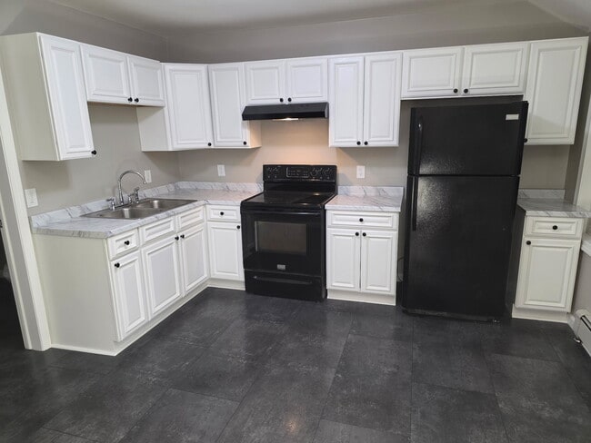 Building Photo - 28 Ridgeway St Unit A