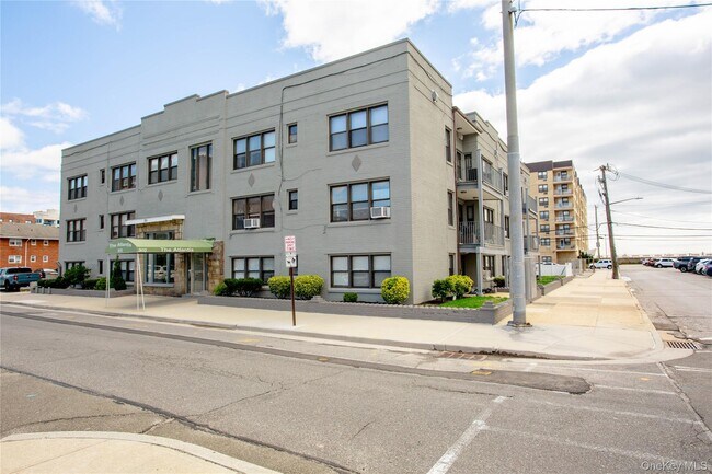 Photo - 302 E Broadway Unit 1A