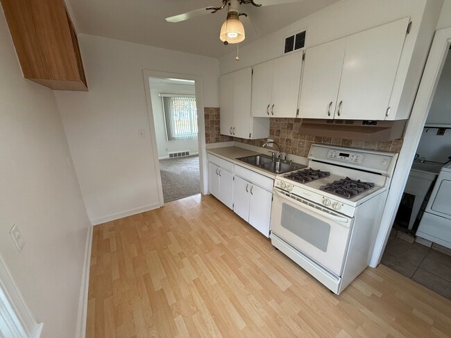 Photo - 22861 Rosalind Ave