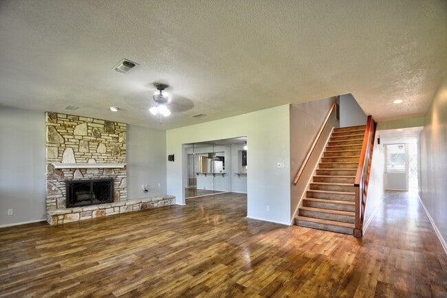 Photo - 701 Oakland Hills Ln