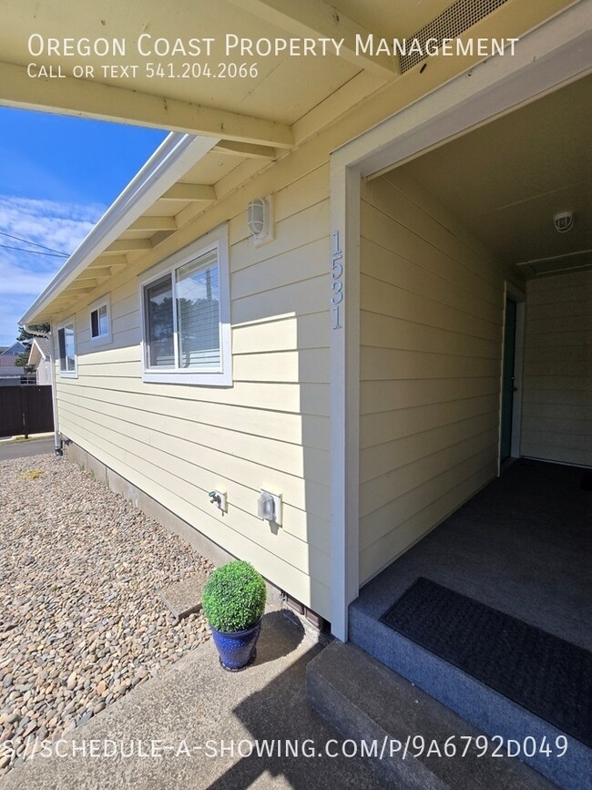 Updated 2bed/1bath in NE Lincoln City - Updated 2bed/1bath in NE Lincoln City House