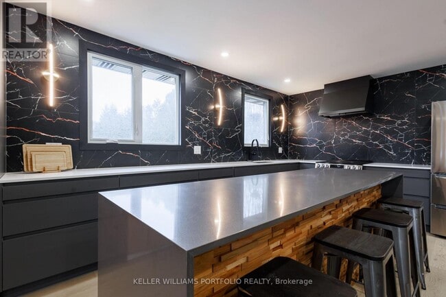 Photo - 33 Cog Hill Dr