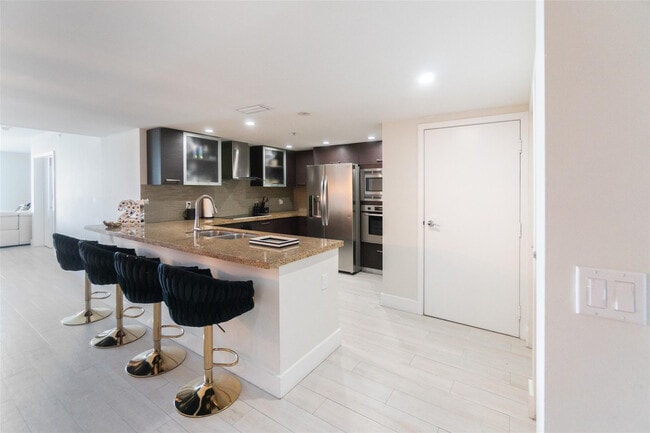 Photo - 9400 W Bay Harbor Dr Unit 503