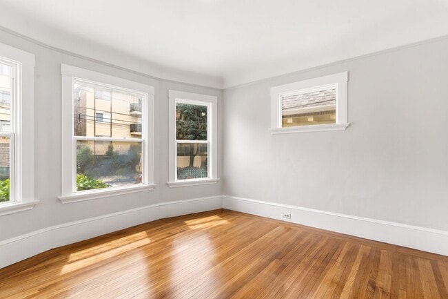 Photo - Freshly Renovated 1 Bed, 1 Bath Oakland Home with In-Unit Laundry Unit 1929B