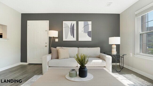 Building Photo - 660 Yorktown St